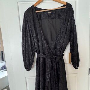 Maree Pour Toi black dress, feminine burnout silk look LBD in size 16, NWT